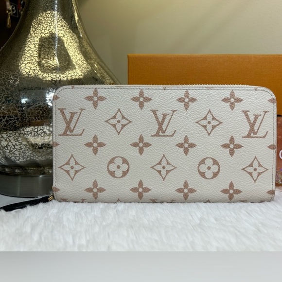 Louis Vuitton Dune Monogram Zippy Wallet NIB - Picture 2 of 8
